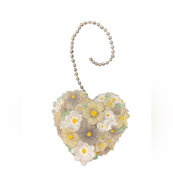 Other - Ceramic heart shaped pull chain